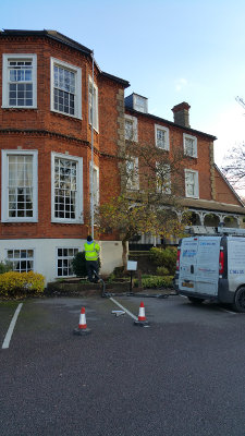 Gutter cleaning in Tunbridge Wells TN1 TN4